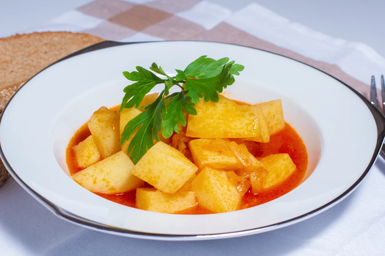Anne usulü sulu patates yemeği