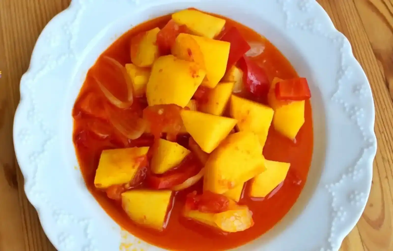 Anne usulü sulu patates yemeği