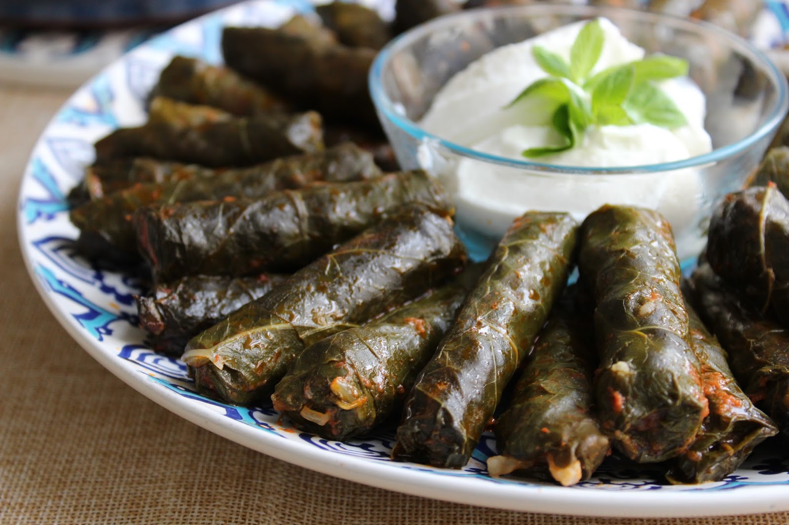 Karadeniz usulü etli karalahana sarması