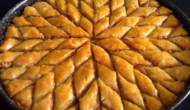 Köy Usulü Baklava Tarifi! 7 Adımda En İyi Şerbetli Tatlı