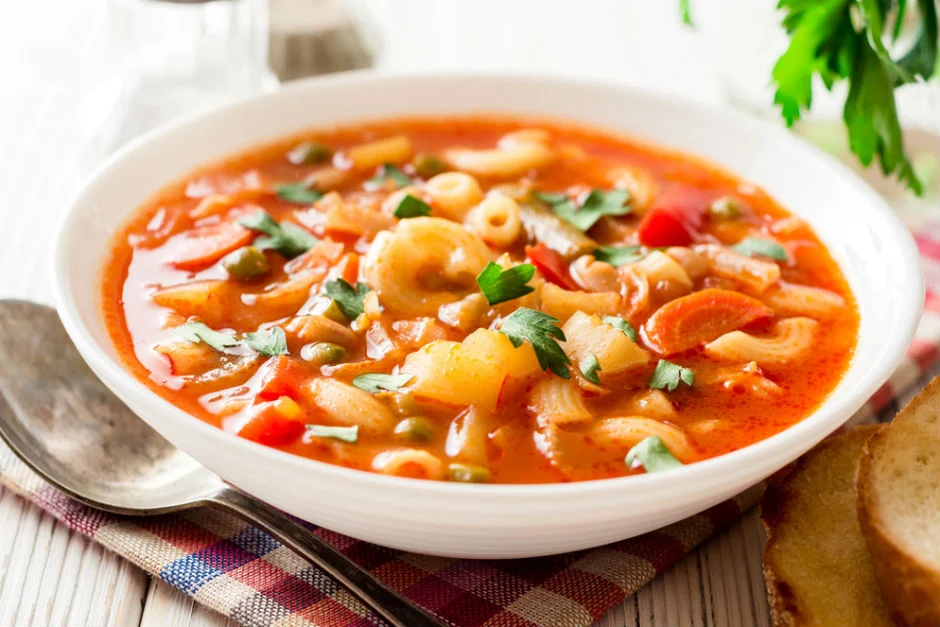 Akdeniz Usulü Minestrone Çorba Tarifi