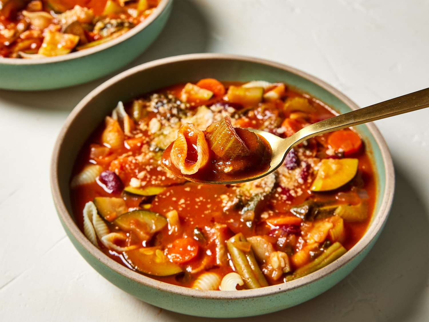 Akdeniz Usulü Minestrone Çorba Tarifi