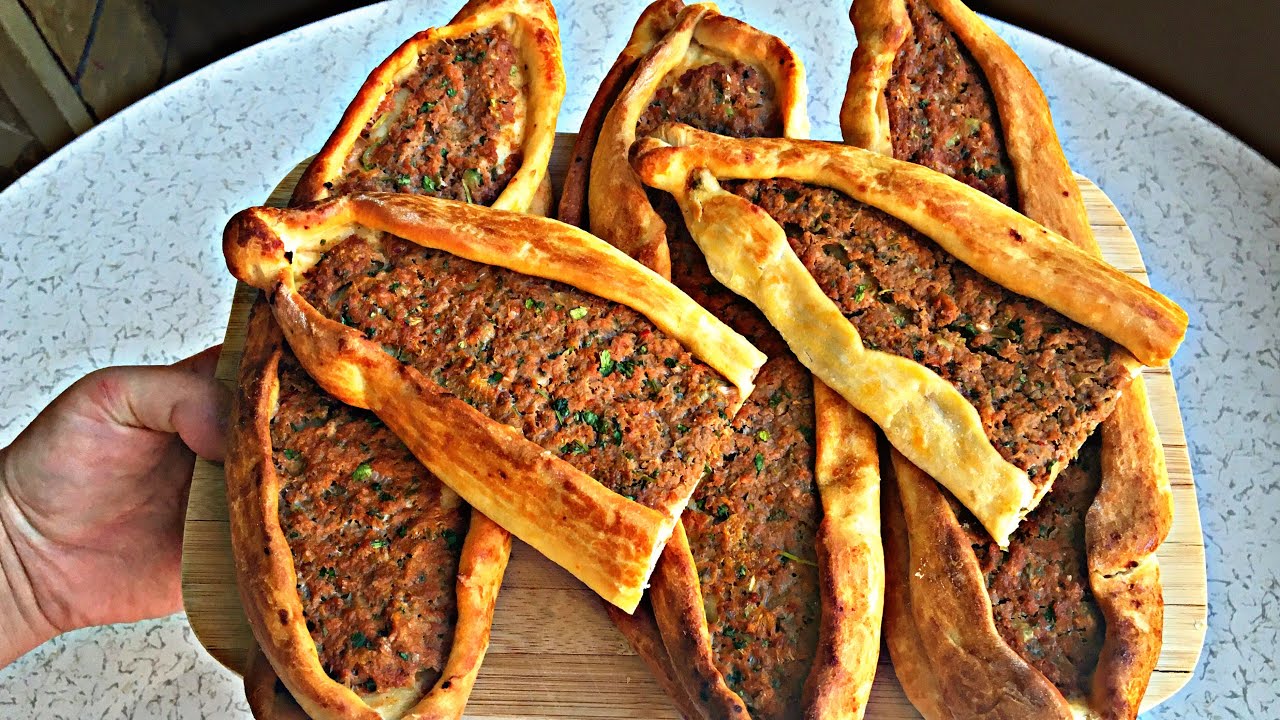Ev Usulü Kıymalı Pide