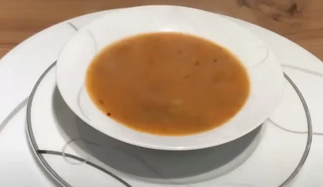 Lokanta Usulü Yeşil Mercimek Çorbasının 8 Adımda Tarifi