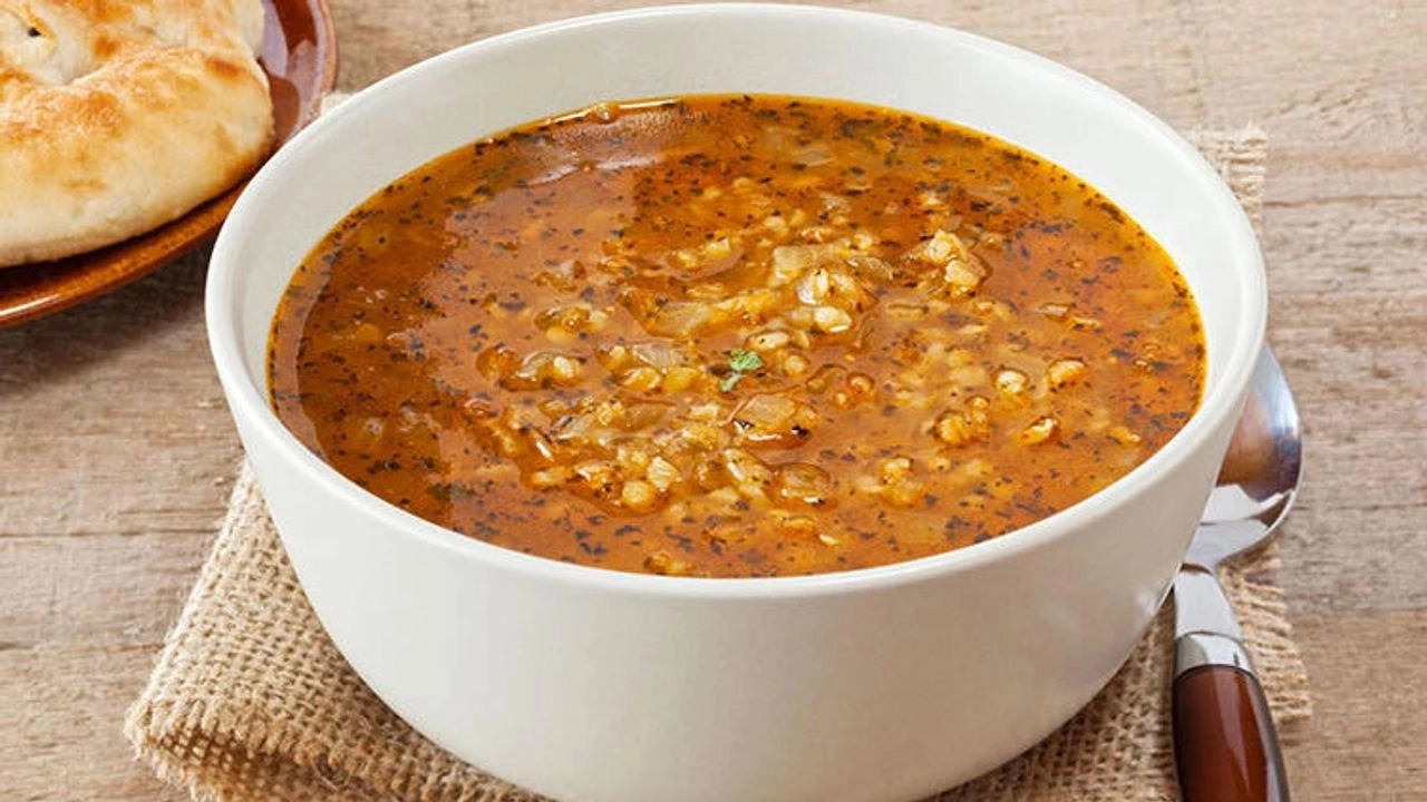 Lokanta Usulü Yeşil Mercimek Çorbası