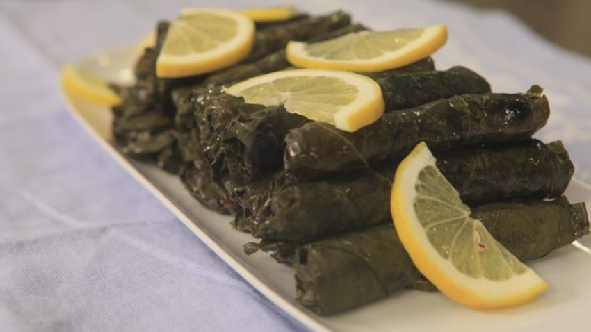 Akdeniz Usulü Yaprak Sarması 7 Adımda Tarifi